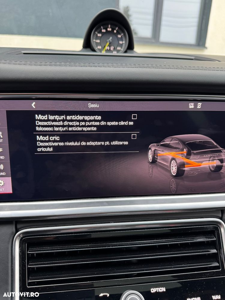 Porsche Panamera 4 E-Hybrid - 12
