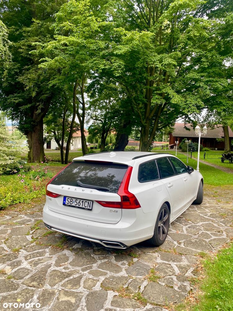 Volvo V90 D4 R-Design - 4
