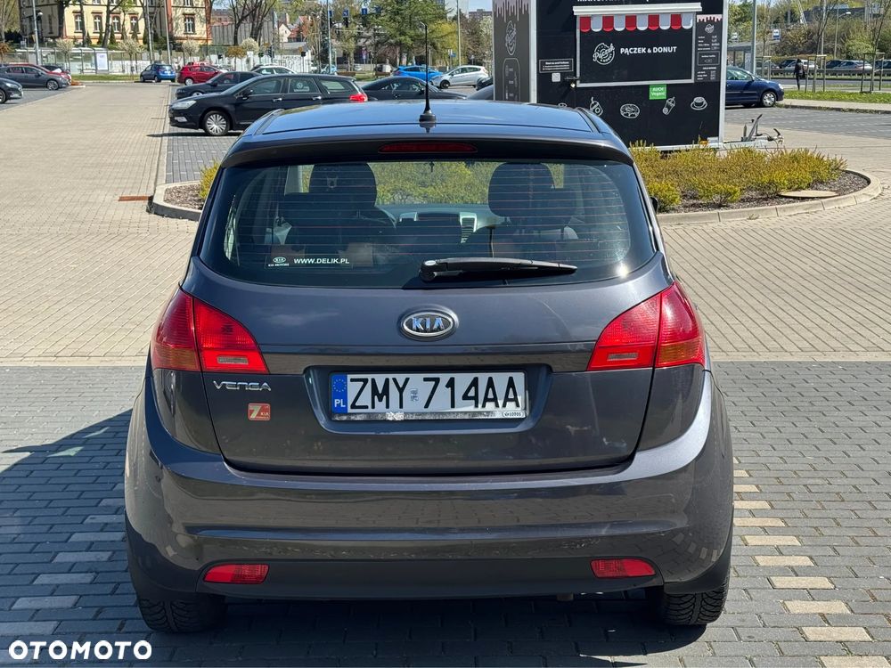 Kia Venga - 5