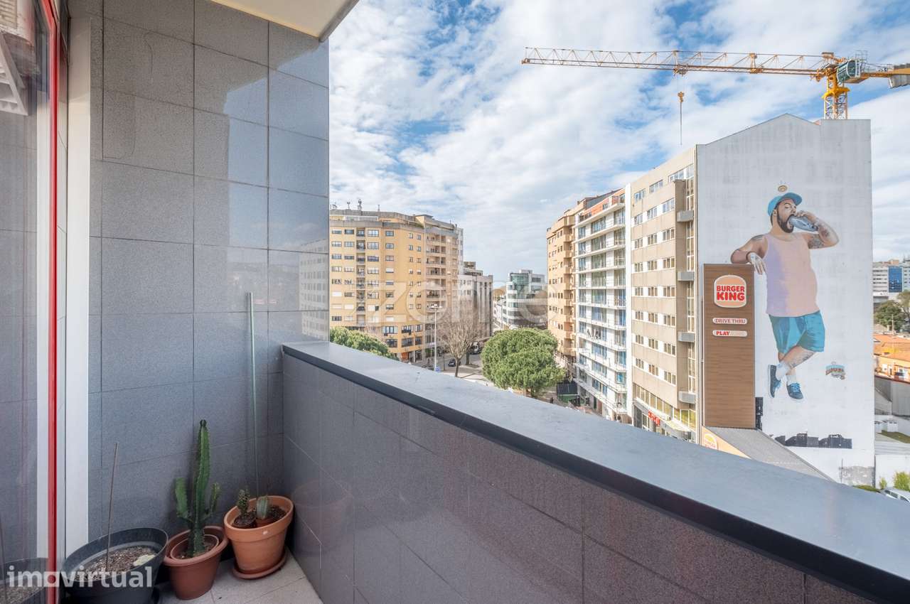 Apartamento T2 com varandas e lug. garagem - Av. República, Matosin... - Grande imagem: 5/32