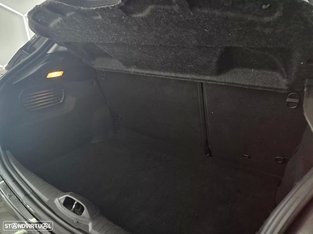 Peugeot 208 1.2 PureTech GT Line EAT6 - 38