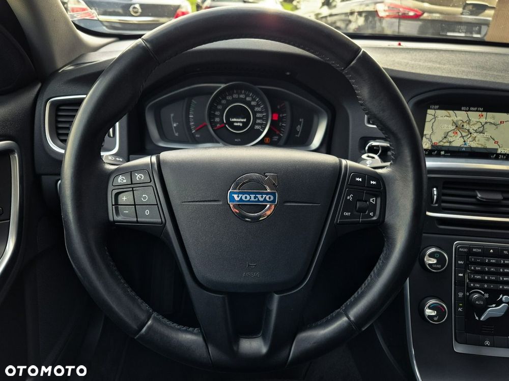 Volvo S60 D3 Momentum - 29