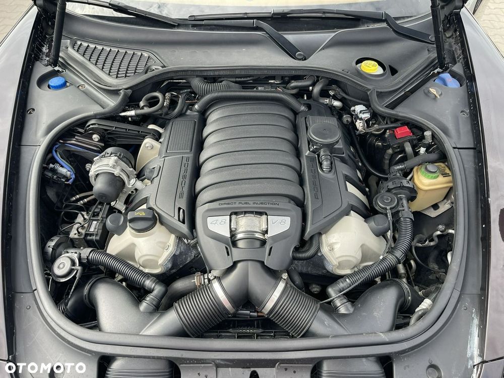 Porsche Panamera GTS PDK - 21