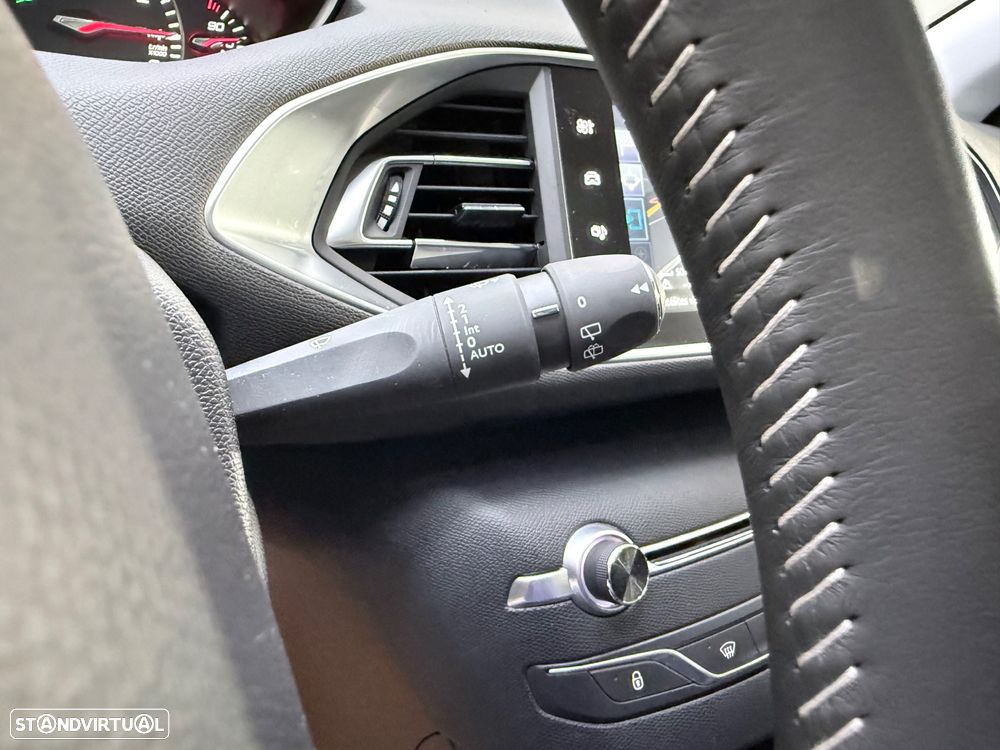 Peugeot 308 PureTech 130 GPF EAT8 Stop & Start Allure - 16