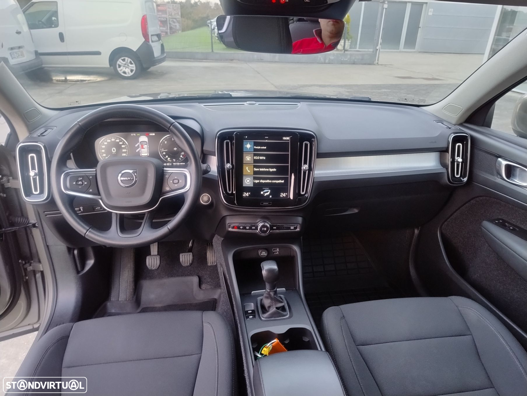 Volvo XC 40 2.0 D3 Momentum - 25