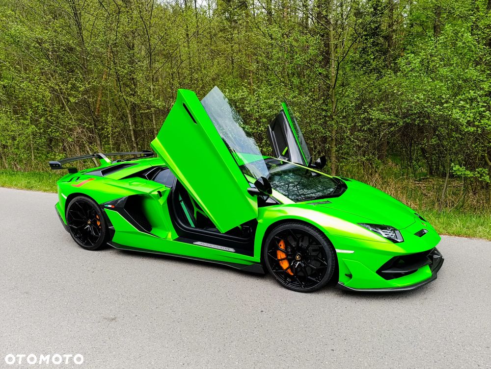 Lamborghini Aventador - 21
