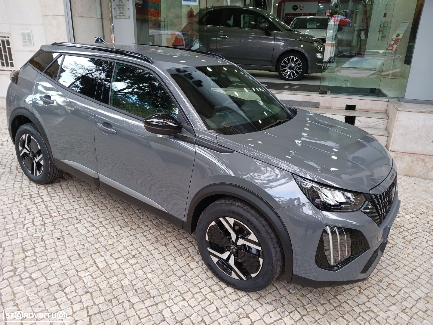 Peugeot 2008 1.2 PureTech Allure Pack - 4