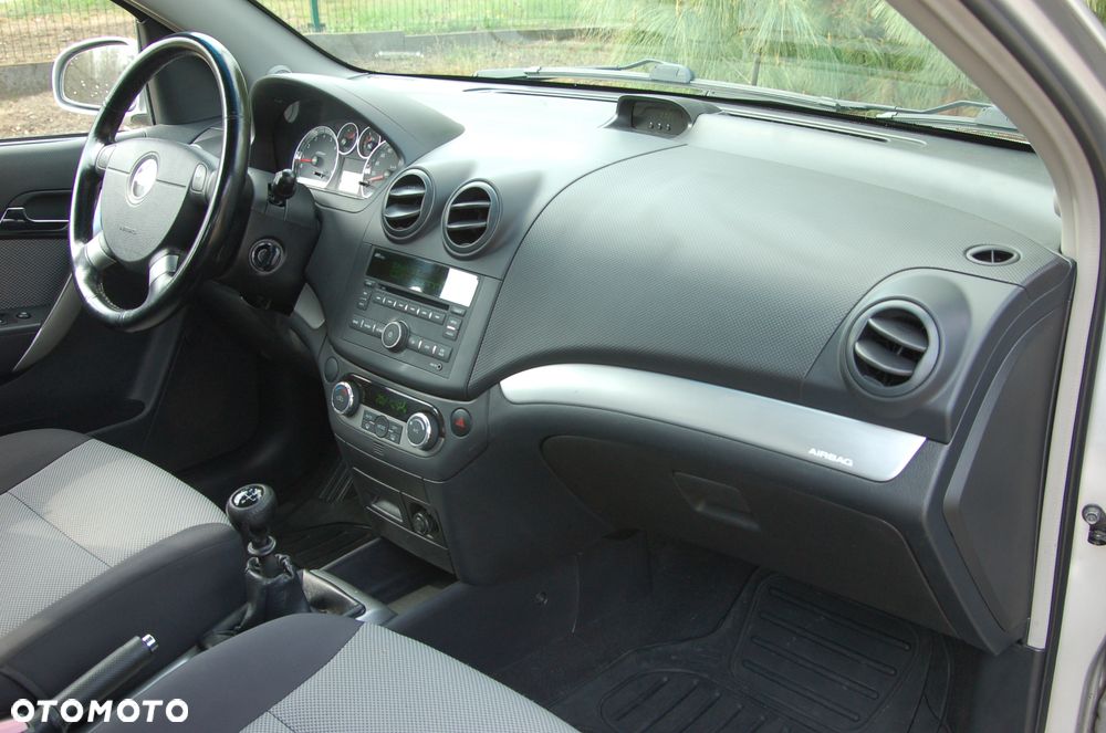 Chevrolet Aveo 1.4 16V LT - 26