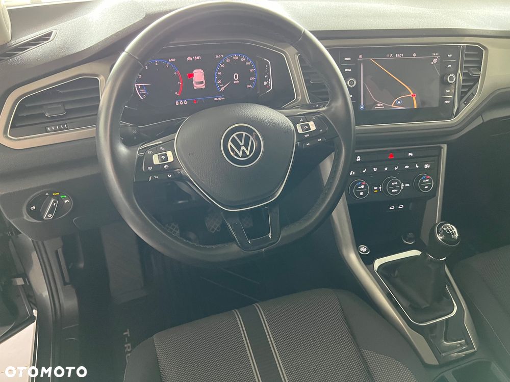 Volkswagen T-Roc - 12