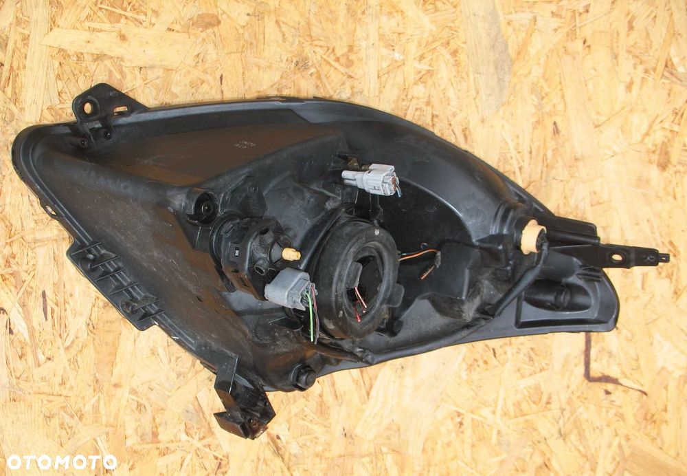 Suzuki Swift IV 4 lampa Prawa przód oryginał UE 04-08r - 7