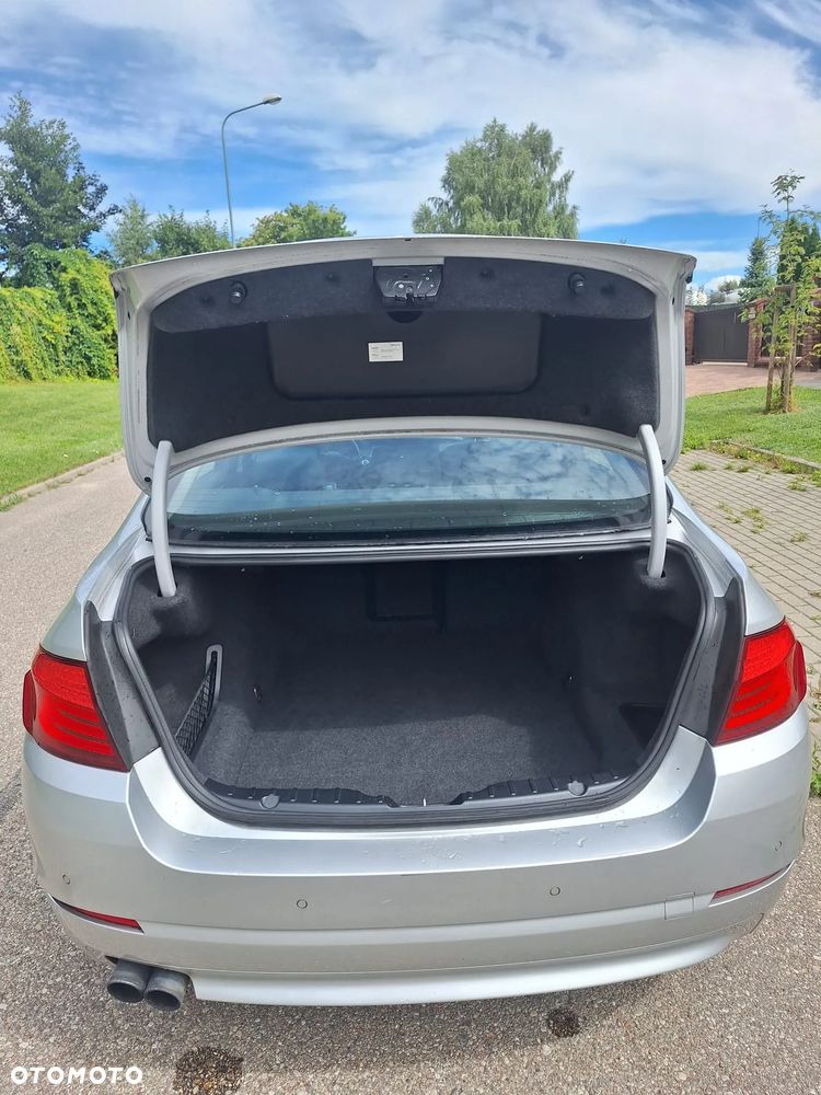 BMW Seria 5 520i - 11