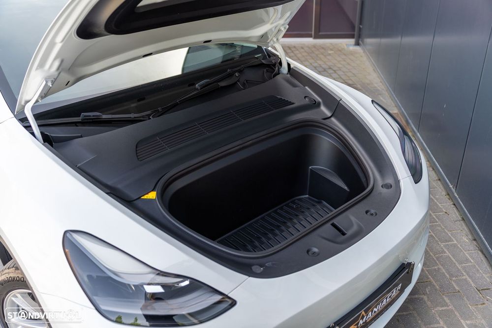 Tesla Model Y Long Range Dual Motor AWD - 33