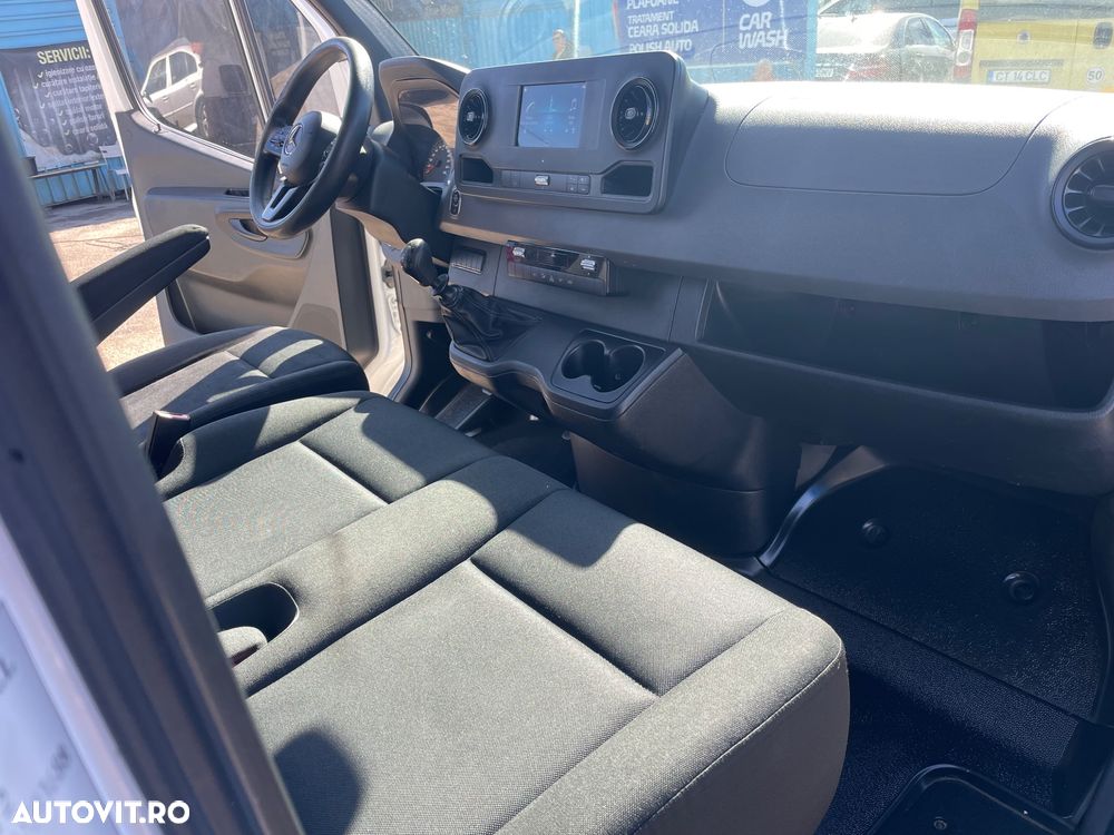 Mercedes-Benz Sprinter - 4