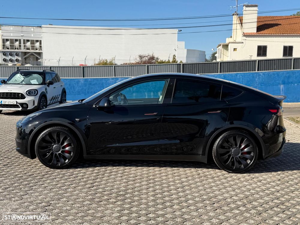Tesla Model Y Performance Dual Motor AWD - 16