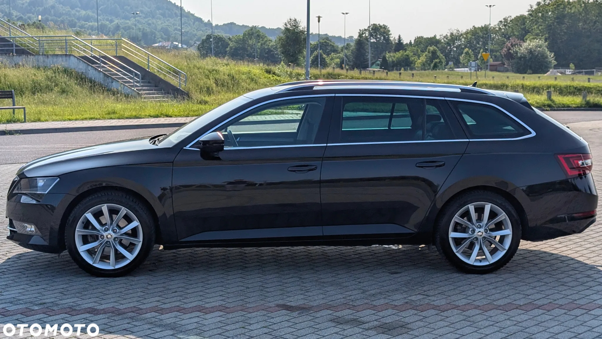 Skoda Superb Combi 1.5 TSI ACT DSG Style - 4