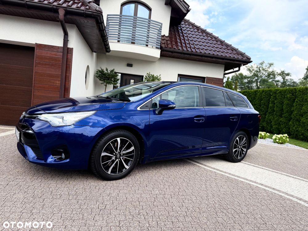 Toyota Avensis 2.0 D-4D Premium - 4