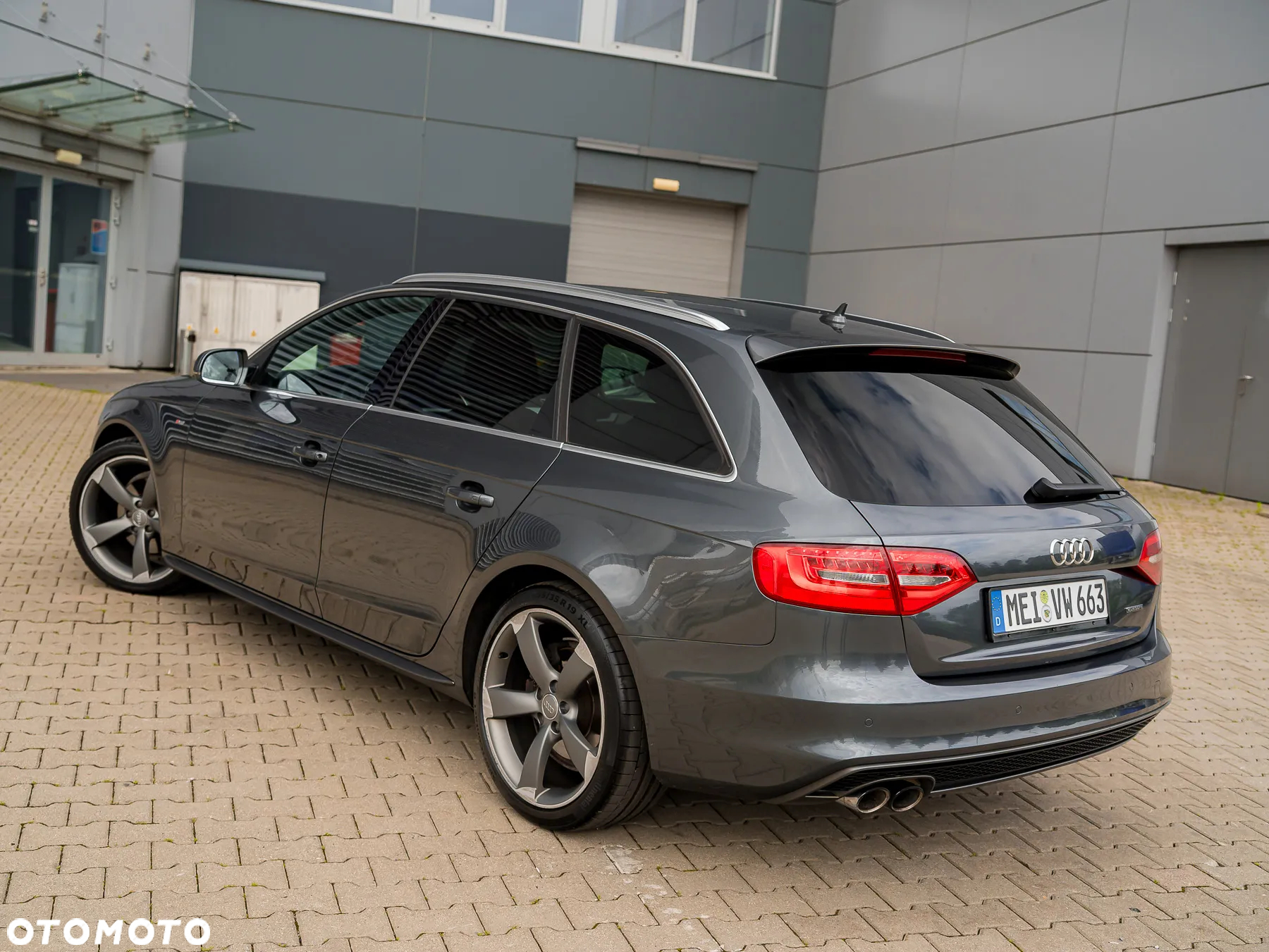 Audi A4 Avant 2.0 TDI DPF quattro S tronic S line Sportpaket - 16