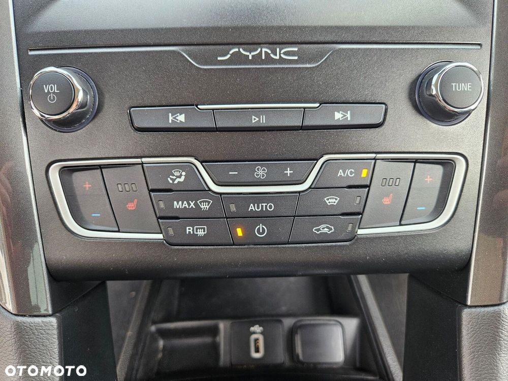 Ford Mondeo - 28