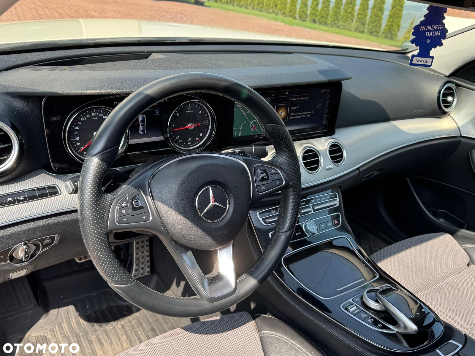 Mercedes-Benz Klasa E 200 d T 9G-TRONIC Avantgarde - 23