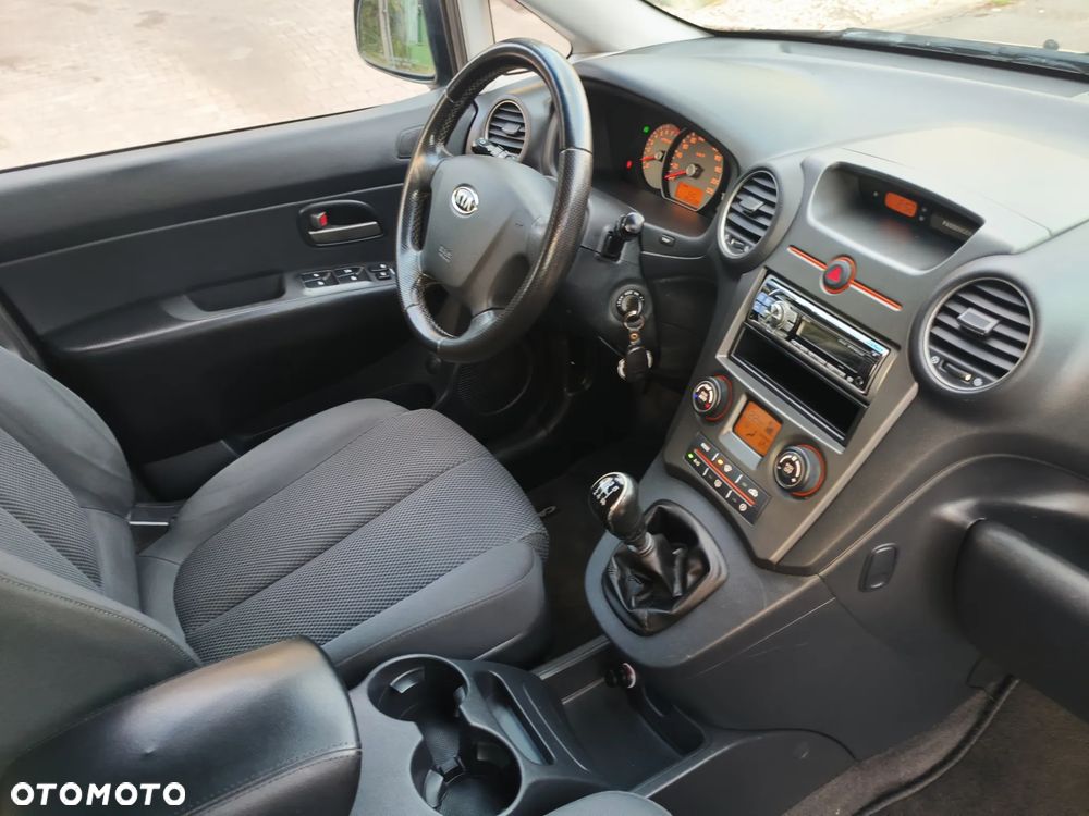 Kia Carens 2.0 CVVT Spirit - 40