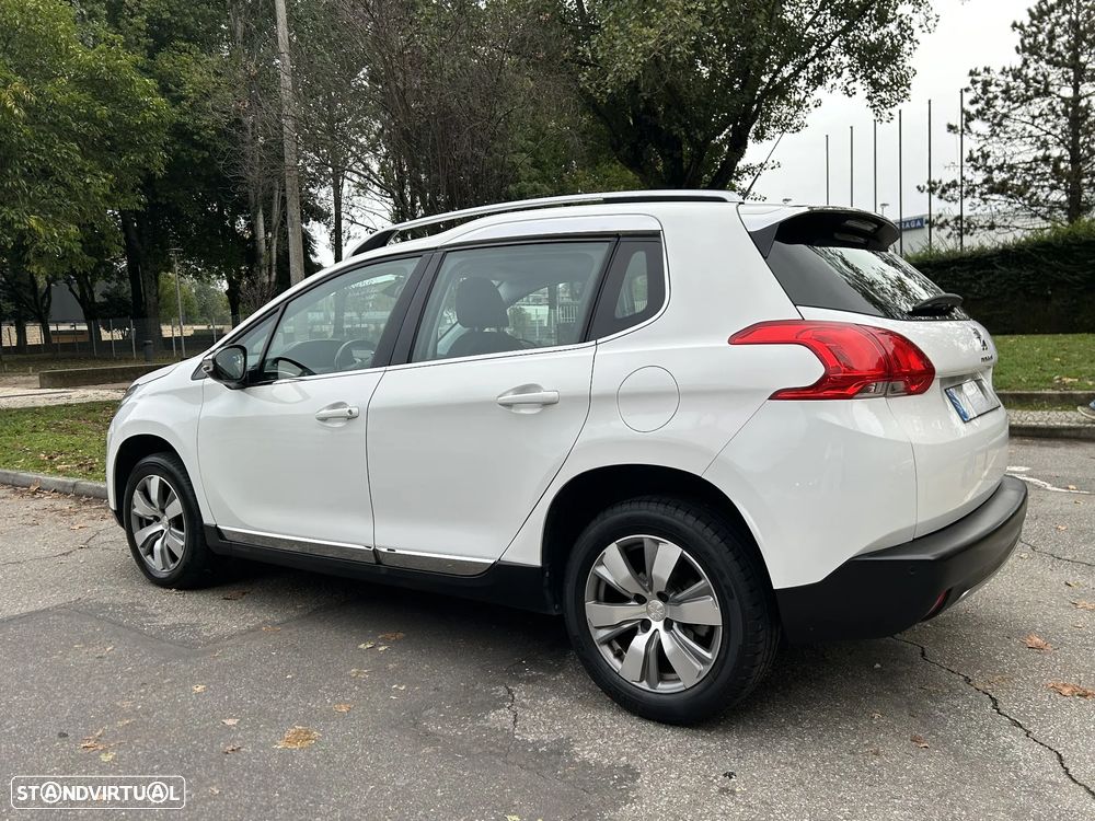 Peugeot 2008 1.2 PureTech Allure - 14