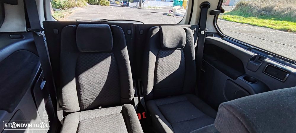 Ford Galaxy - 19