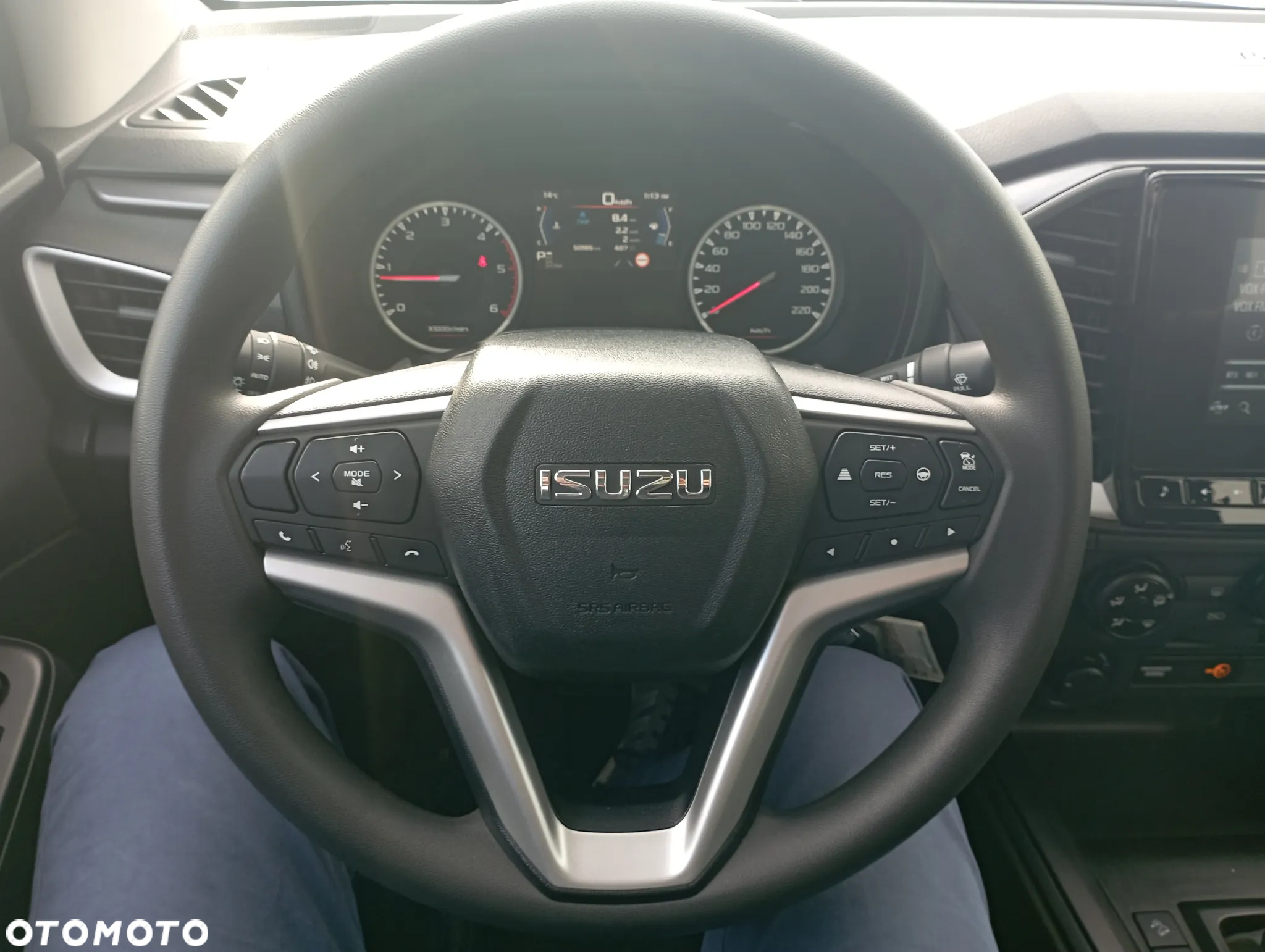 Isuzu D-Max 1.9 DC LS - 30