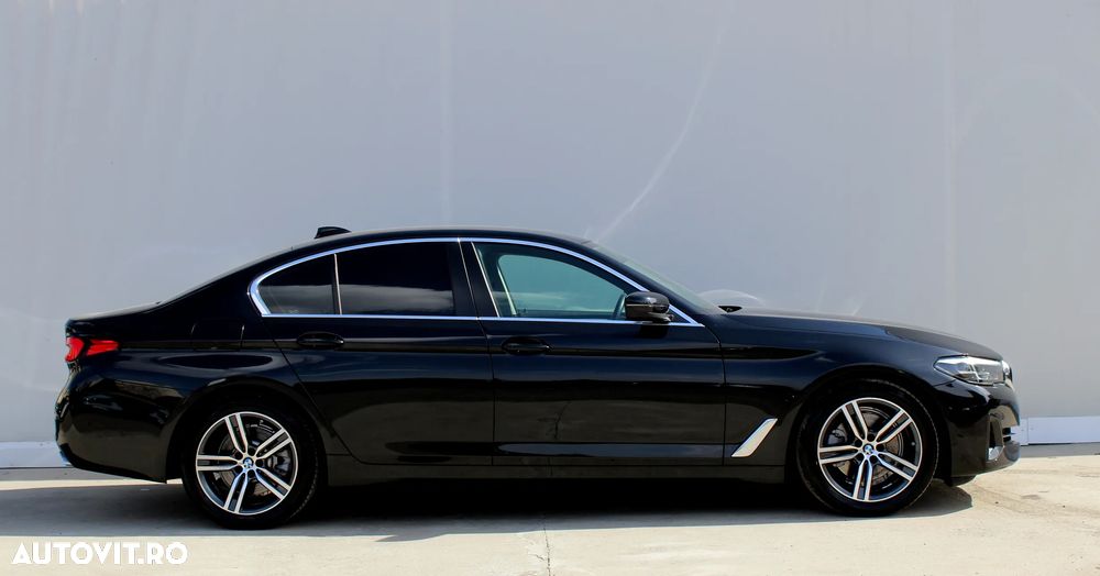 BMW Seria 5 520i AT MHEV - 18