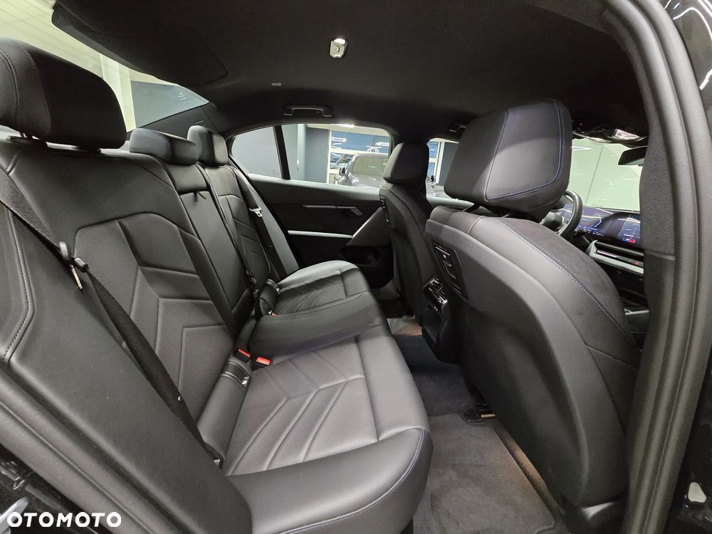 BMW Seria 5 520i mHEV M Sport - 16