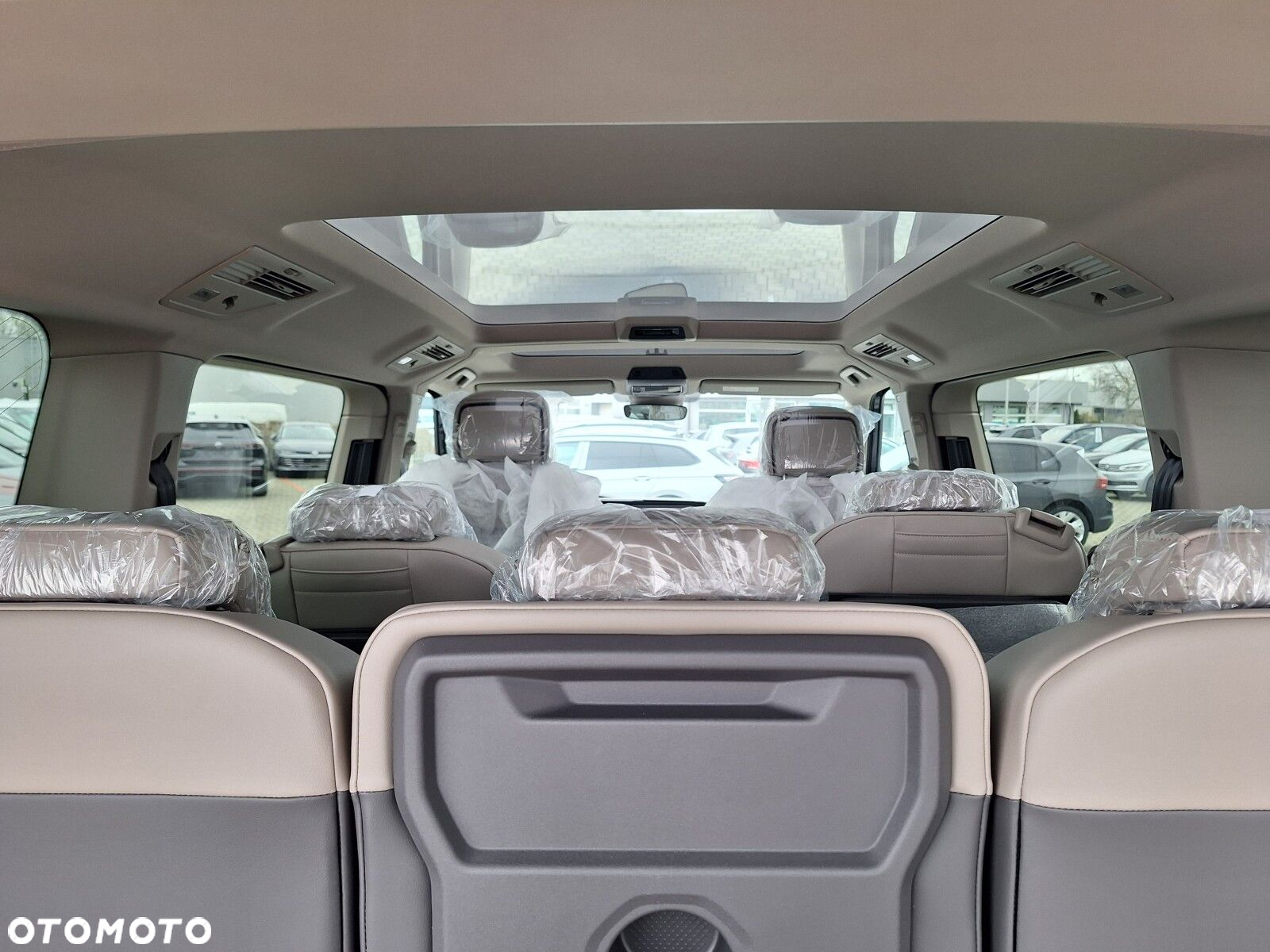 Volkswagen Multivan - 21