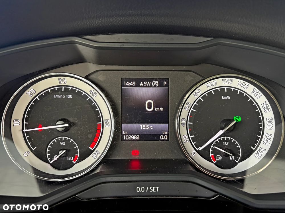 Skoda Superb 2.0 TDI L&K DSG - 9