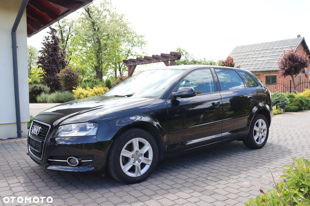 Audi A3 Sportback 1.4 TFSI Ambiente - 2