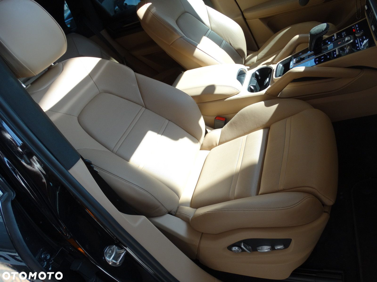Porsche Cayenne - 23