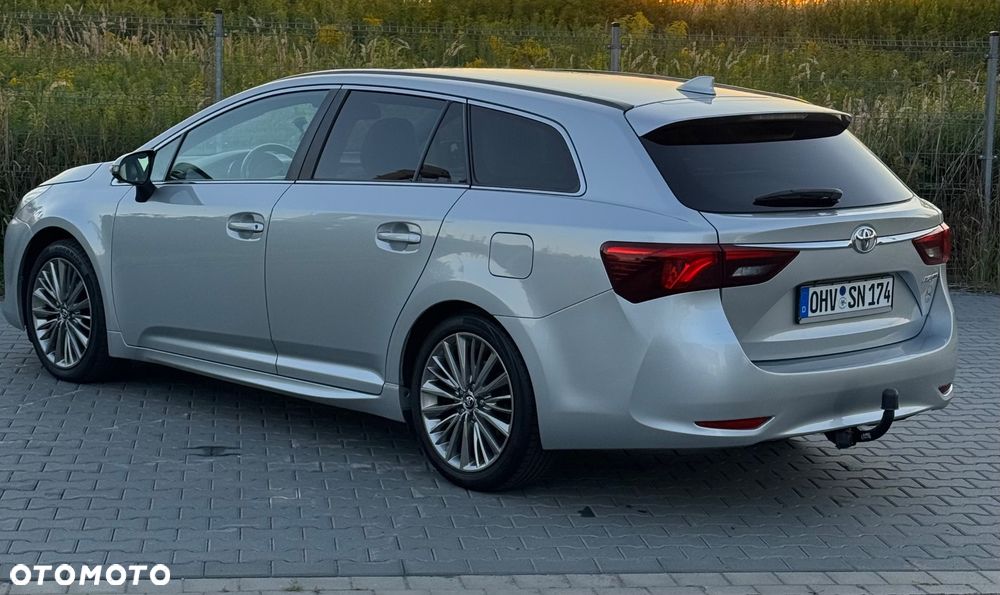 Toyota Avensis 1.8 Executive - 19