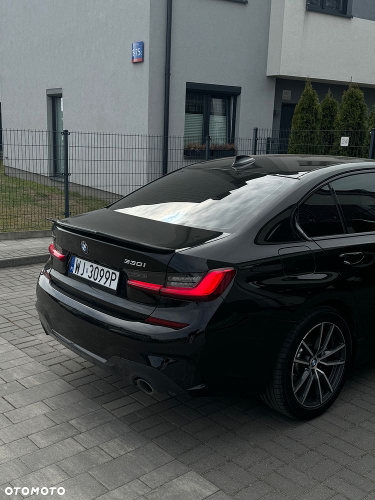 BMW Seria 3 330i xDrive Sport - 12