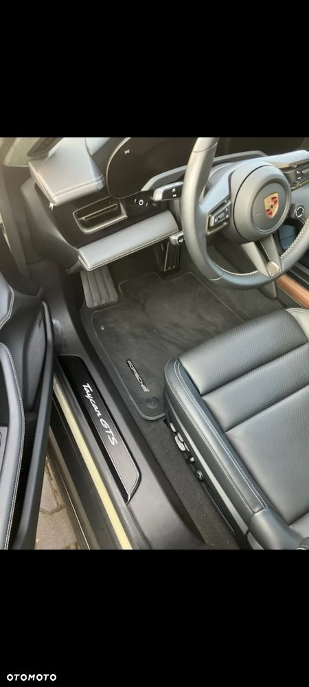 Porsche Taycan - 4