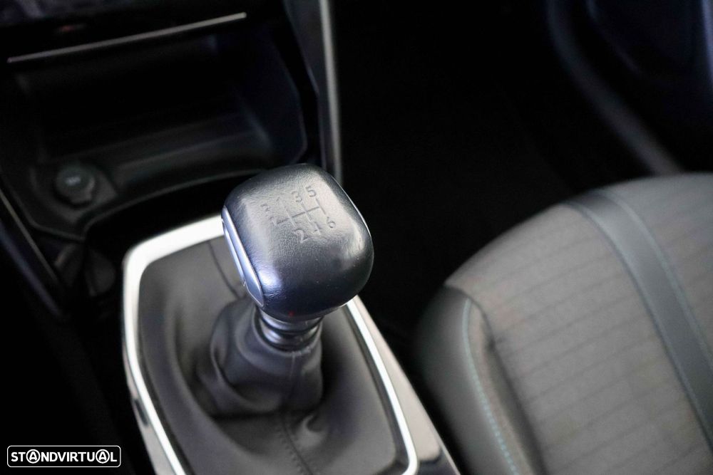 Peugeot 208 - 32