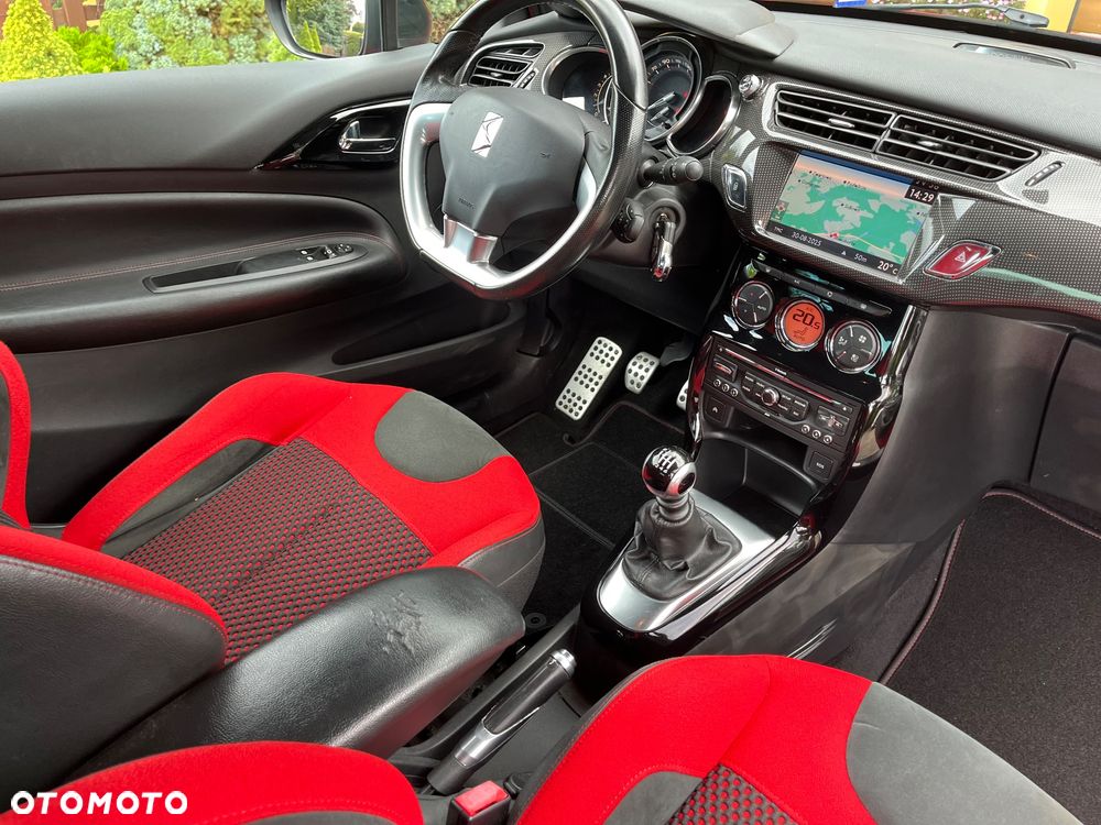 Citroën DS3 THP 155 Red Edition - 12