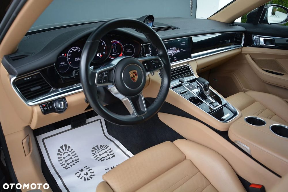 Porsche Panamera 4 - 13