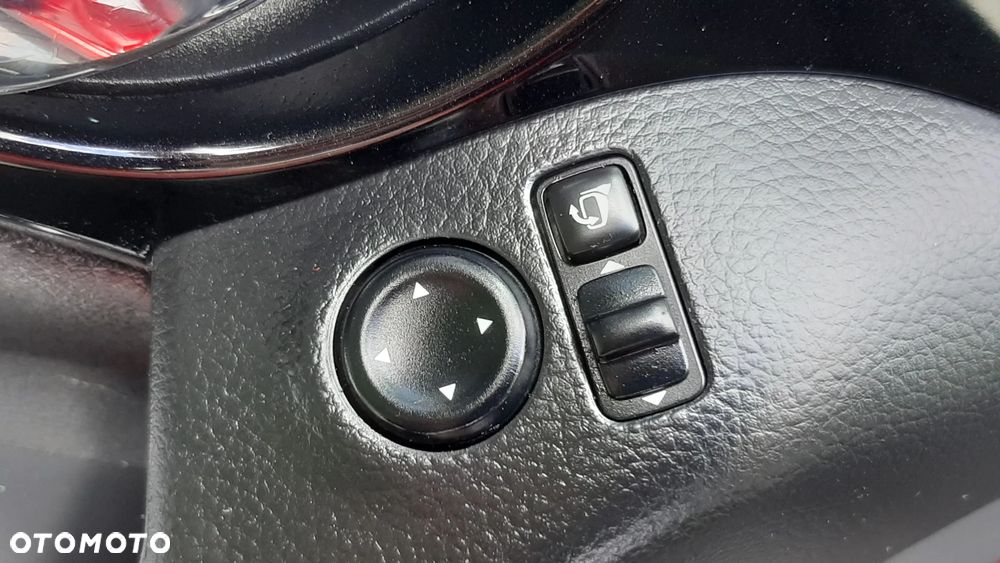 Nissan Qashqai 1.2 DIG-T N-Vision - 34