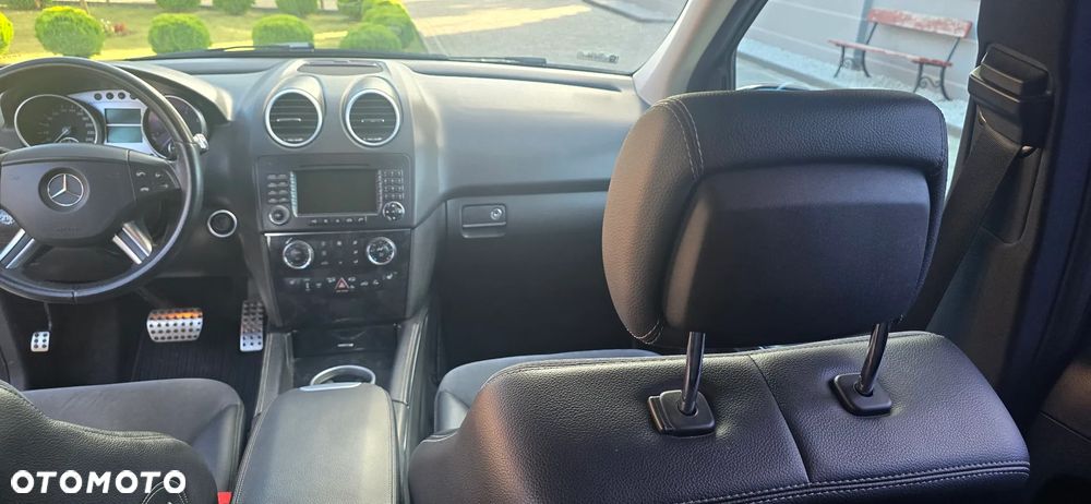 Mercedes-Benz ML 350 4-Matic - 23