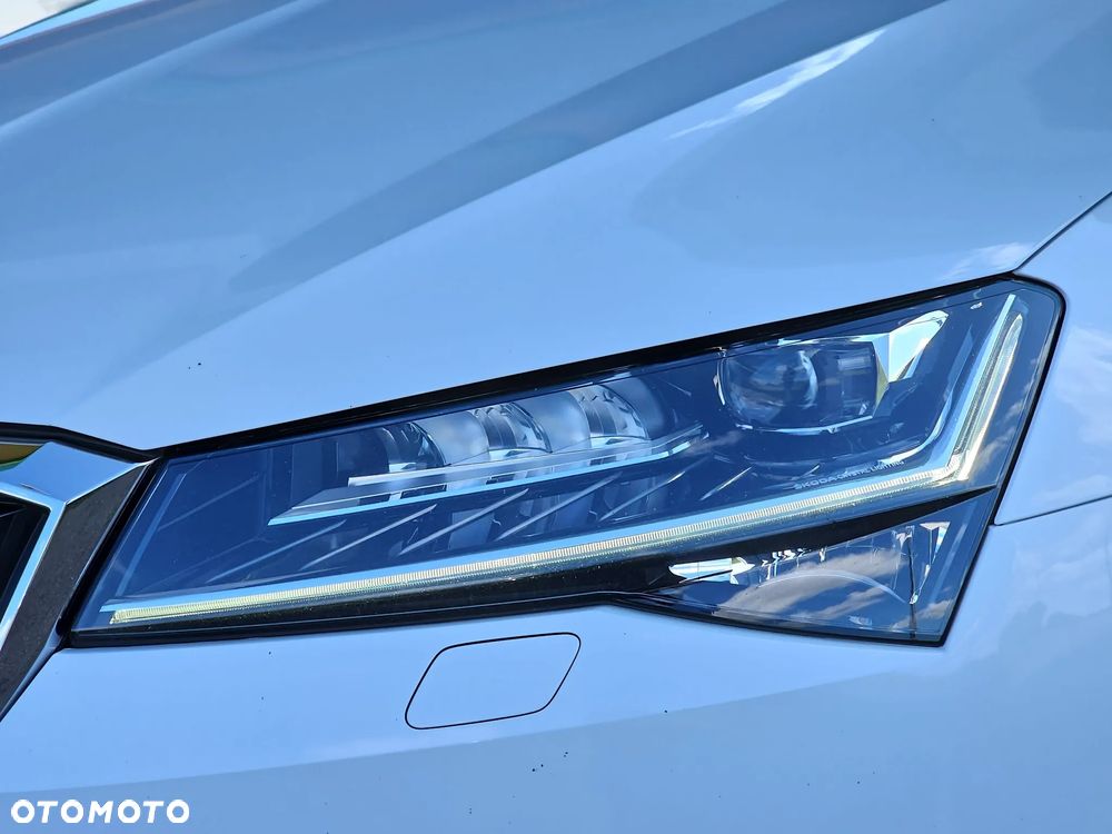 Skoda Superb 2.0 TDI SCR Ambition DSG - 34