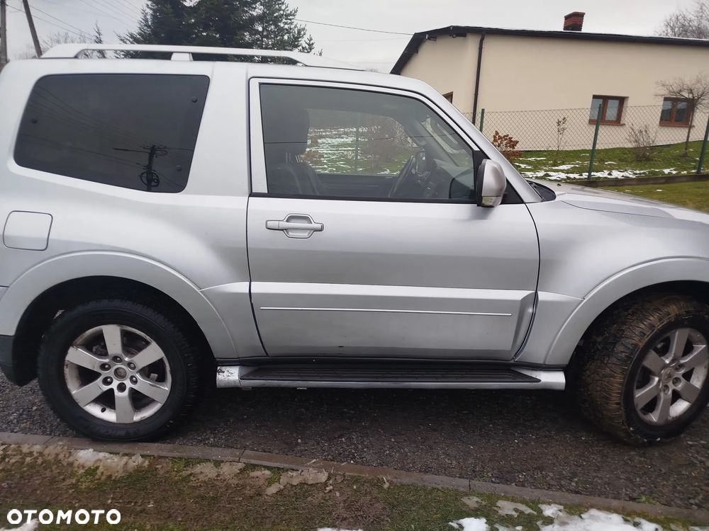 Mitsubishi Pajero - 6