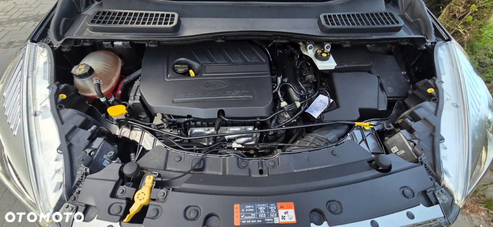 Ford Kuga 1.5 EcoBoost 2x4 Titanium - 41