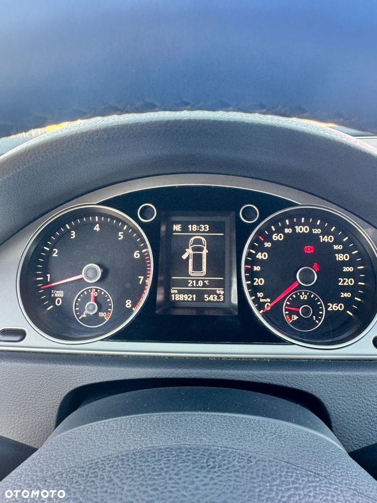 Volkswagen Passat - 14