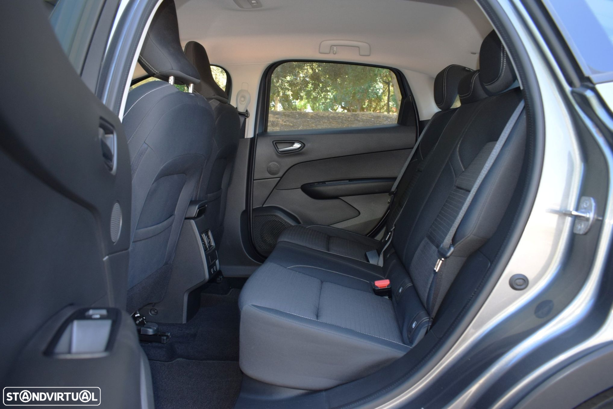 Renault Arkana 1.6 E-Tech Intens - 9