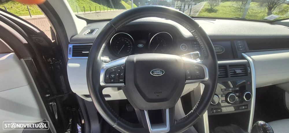 Land Rover Discovery Sport 2.0 eD4 HSE - 21