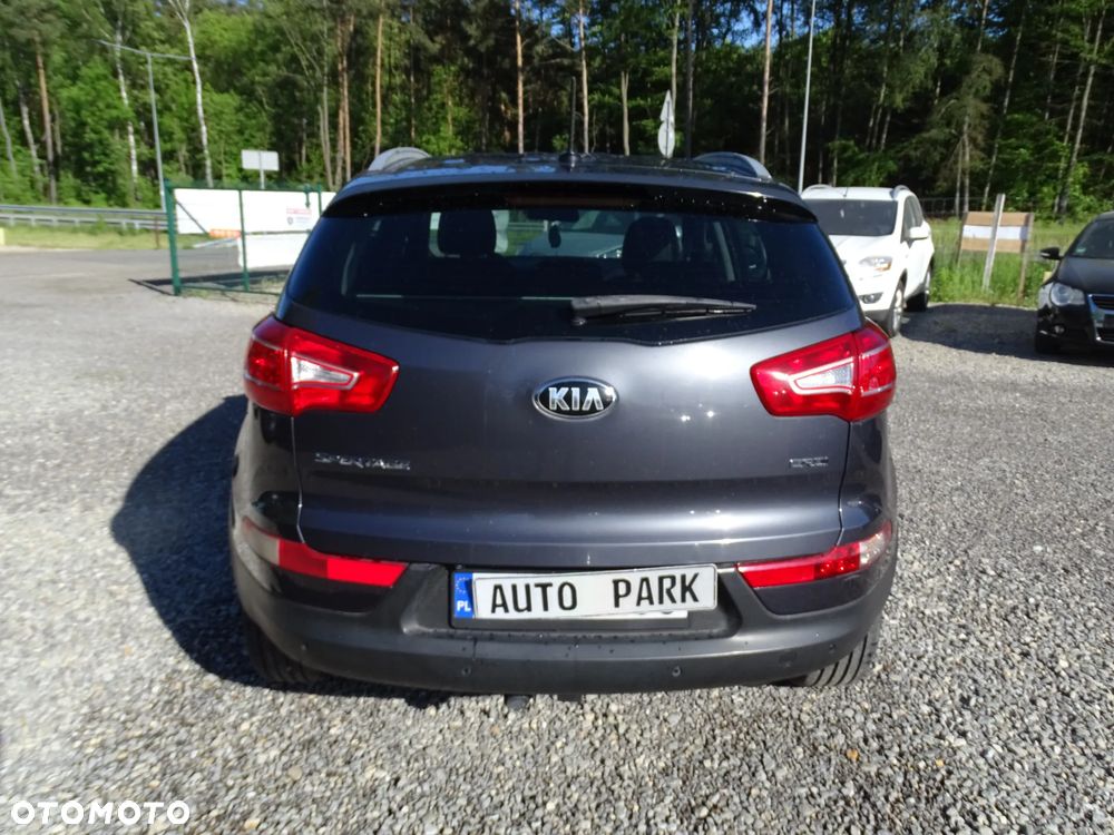 Kia Sportage 1.7 CRDI 2WD ISG Dream-Team Edition - 8