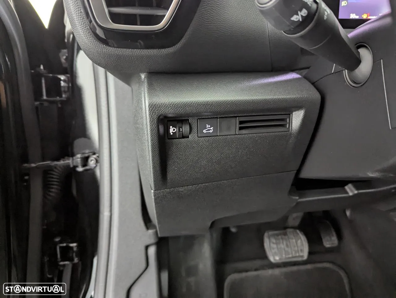 Citroën C4 X 1.2 PureTech Plus EAT8 - 28
