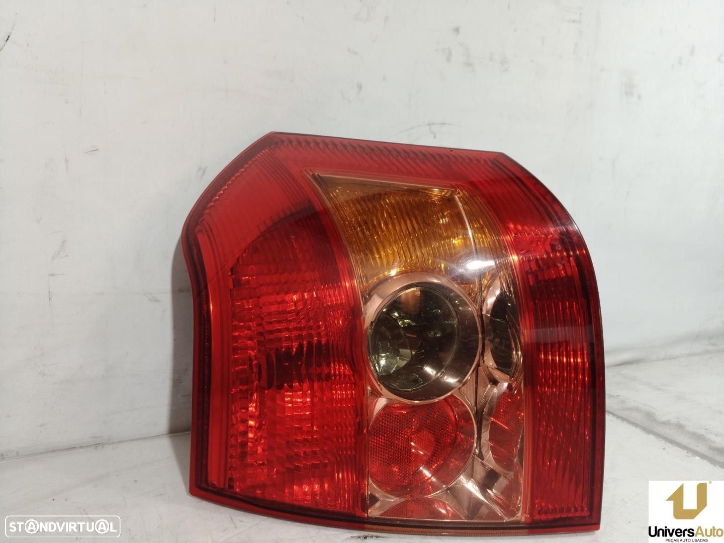 FAROLIM TRASEIRO ESQUERDO TOYOTA COROLLA 2005 -8156002300 - 1
